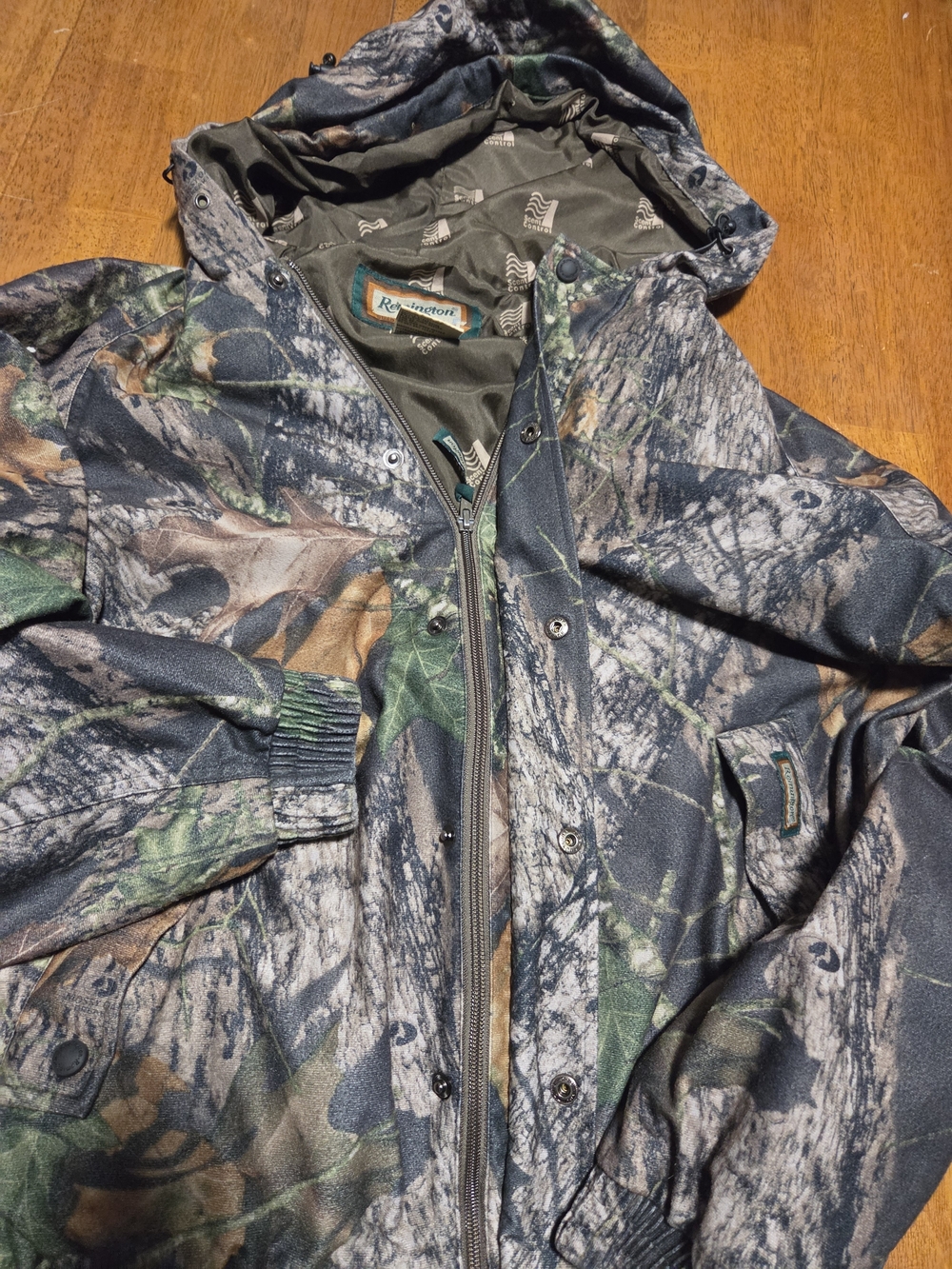 Remington  Green Brown Black Camouflage Zip Hooded Jacket Scent Control Size L